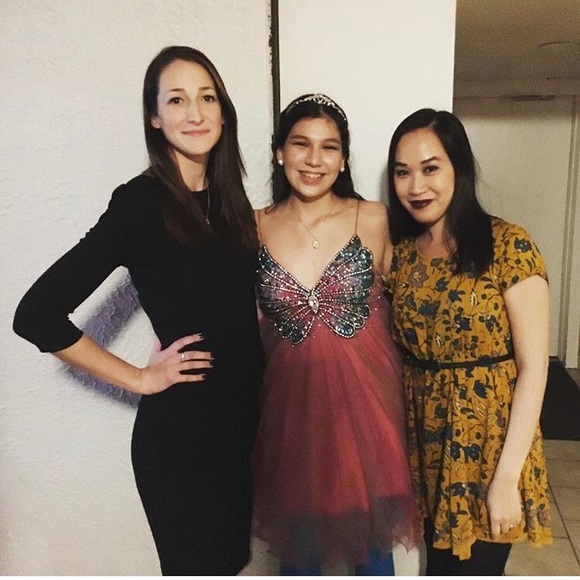 Meet your Posher, Megan - Picture 2 of 2